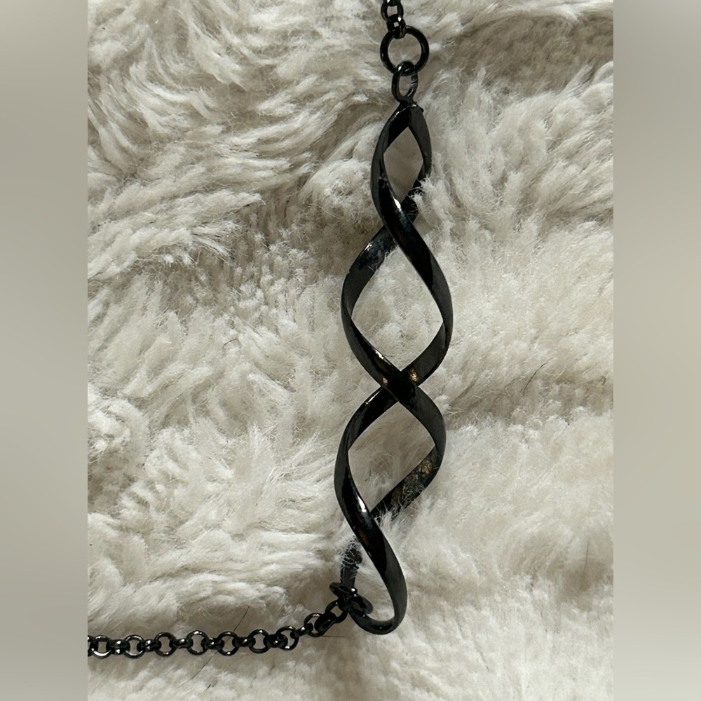 Black Twisted Pendant Necklace